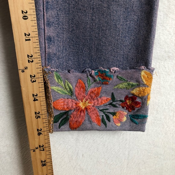 DRIFTWOOD Colette Embroidered Floral Straight Leg Jeans Women's 30x26 Crop Cuff - Picture 10 of 12